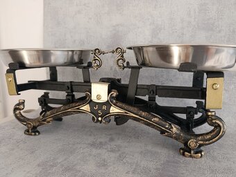 Staré 5kg dvoumiskové váhy po renovaci. Nové nerezové misky. - 9