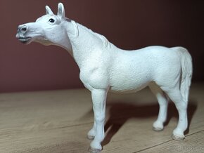 SCHLEICH a COLLECTA Koně - 9