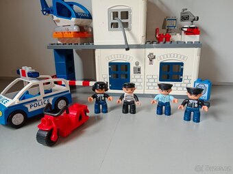 Lego Duplo policejní stanice - 9