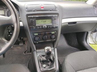 Octavia 2 1.9tdi - 9