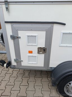 Přívěsný vozík na přepravu psů 4 box - 9
