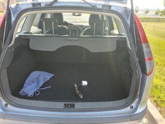 Ford Focus Kombi 1.6i benzín - 9
