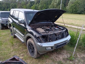 Mitsubishi Pajero - 9