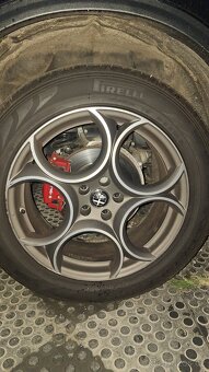 Alfa romeo Stelvio - 9