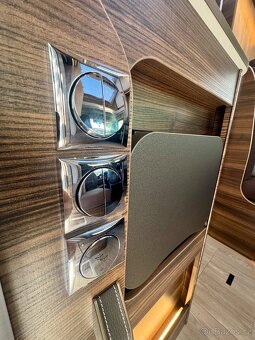 Laika Ecovip L 3009 - MY 2025 - 9