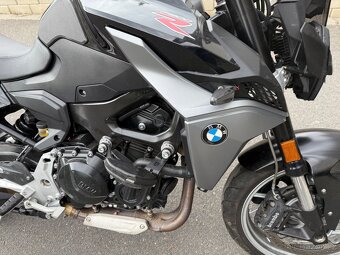 Bmw F 900 R 77kw rv:2021/2 lehce poškozena. - 9