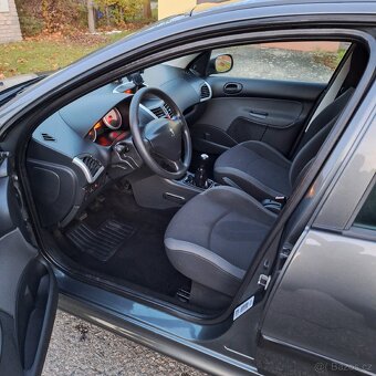 Peugeot 206+ Trendy 1,1i Dovoz Rakousko najeto 76t.km. - 9