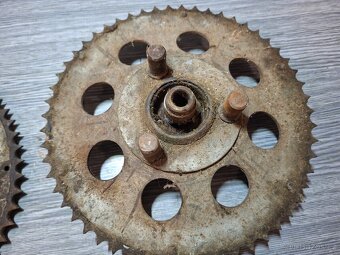 Jawa 50 pionyr, mustang- rozety - 9