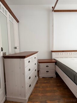 Celomasivní ložnice, postel s nebesy - 9