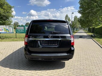 Lancia Voyager 2.8 CrRD 131 kW Platinum - 9