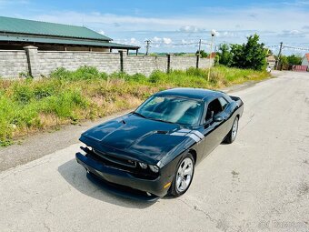 Dodge Challenger R/T Plus V8 5.7 Hemi - 9