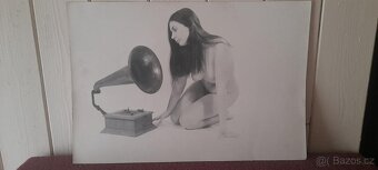 ORIGINÁL UMĚLECÉ FOTO AKT S GRAMOFONEM OD FOTOGRAFA J. GOLDS - 9