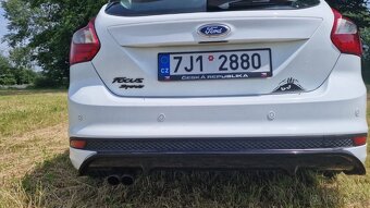 Ford Focus Mk3 1.6 TDCi (2012) – bílý hatchback, výborný sta - 9