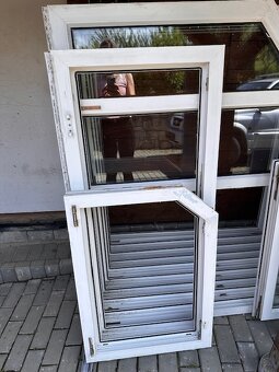 Prodám zachovalá plastová okna a balkonové dveře – více kusů - 9