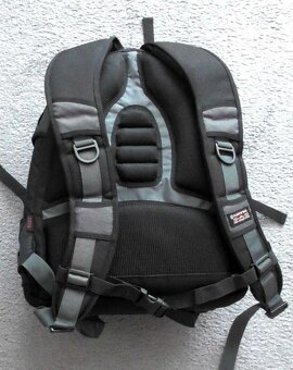 Nikon D70 a vše, co je na obrázku - 9