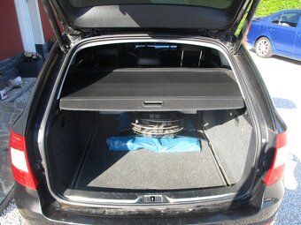 Škoda Superb 2.0 TDi Combi automat - 9