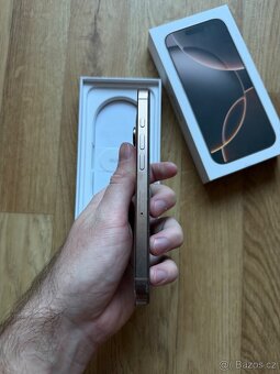 Apple iPhone 16 Pro 128GB pouštní - 9