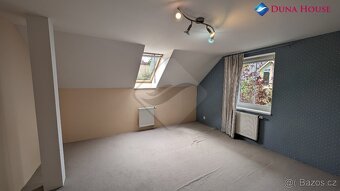 Prodej domu 6+1 s garáží a terasou, Panenské Břežany. - 9