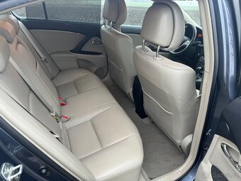 Toyota Avensis 2,2 diesel Automat převodovka - 9