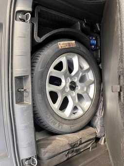 Jeep Renegade Panoramaticka strecha Limited - 9