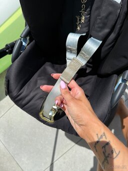 Prodám autosedačku Cybex Cloud Z i-Size – Jeremy Scott Wings - 9
