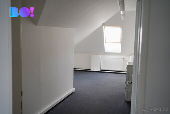 Pronájem kanceláře 120 m² + sklad 17,6 m², 3. patro – klimat - 9