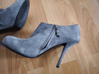 Dámské Guess boty v.40 bar.MGREY - 9