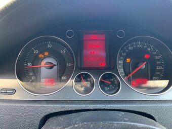 Volkswagen Passat 2.0tdi - 9