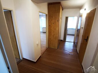 Byt 3+1 zděný, balkon, garáž. Jihlava - 9