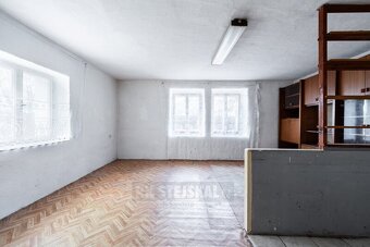 Prodej menšího RD do L s nádvořím, bez zahrady, nemovitost k - 9