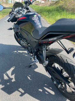 Aprilia Tuono, obsah 125 cm3, POUZE 2800 KM - 9