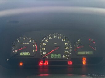 Volvo v40 - 9