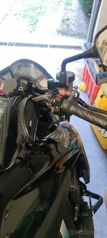 CB1000r - 9