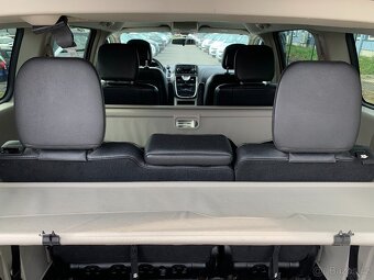 Lancia Voyager 2.8 CRD AUTOMAT 7 MÍST KŮŽE - 9