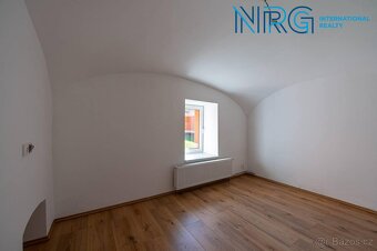 Prodej bytového domu, 3 bytové jednotky 301 m², komerční pr - 9