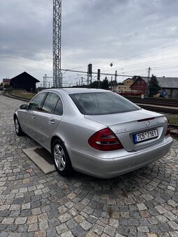 Mercedes Benz E270 CDI 130 KW - 9