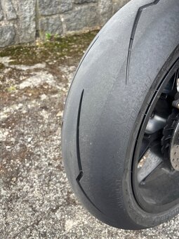 Yamaha R1 2018 najeto 3 tis. - 9