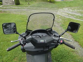 Yamaha Majesty YP 250 - 9