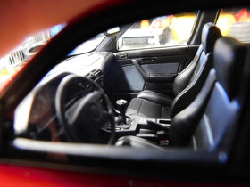 model auta BMW E34 M5 Touring červená farba Otto mobile 1:18 - 9