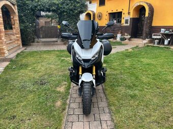 HONDA X-ADV 750 - 9