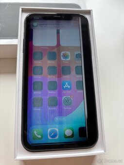 iphone 11 128GB s poškozeným displejem - 9