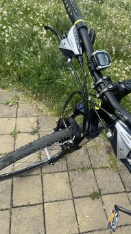 Trekové kolo KELLYS Axis – 28” kola L - 9
