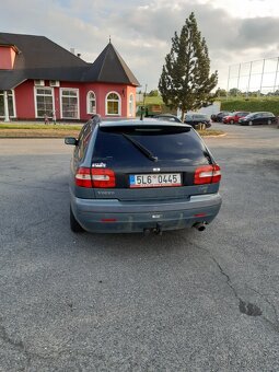 Volvo V40 1.8 - 9