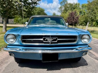 Ford Mustang Cabriolet z roku 1965 - 9