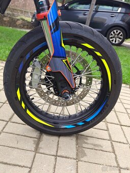 KTM 690 SMC R 2022 - 9