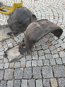 Prodám Přední nárazník BMW E46 M3 - výztuhu Carbon - 9