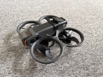 DJI Avata 2 + DJI Integra + Ovladač + příslušenství - 9