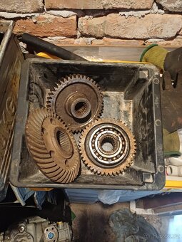 Náhradní díly na UNC - 9