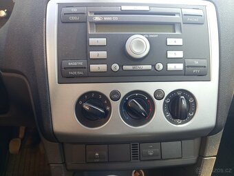 Ford Focus 1.6 kombi - 9