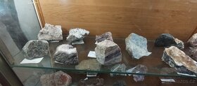 Sbírka minerálů s vitrínou nerosty - 9